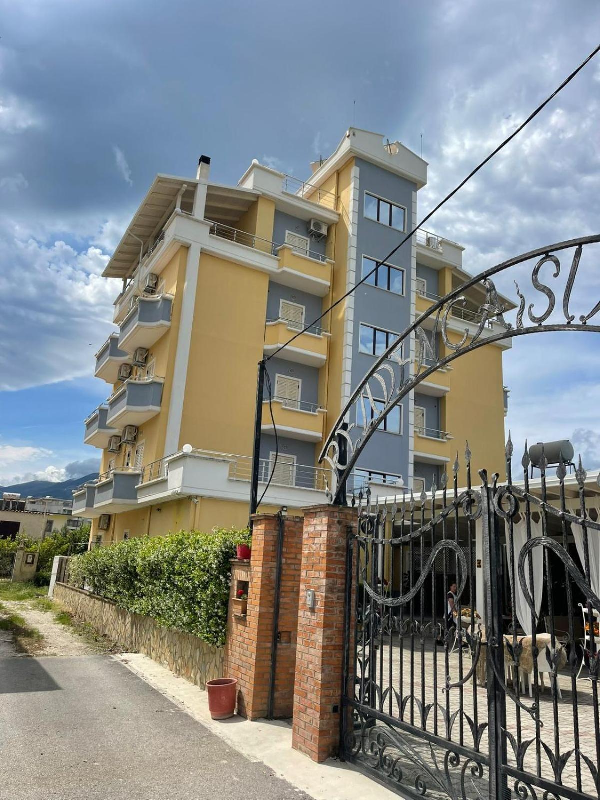 Apartments Rezidenca Sinani Орікум Екстер'єр фото